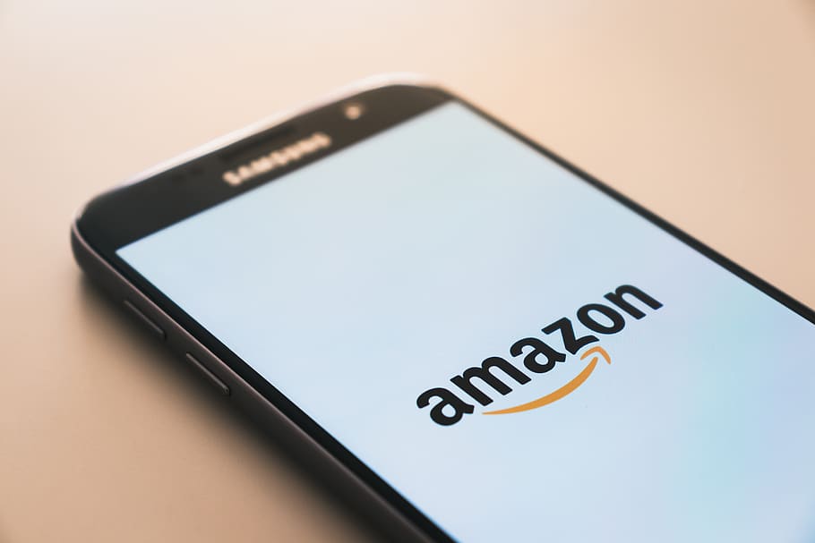 Amazon logo op telefoonscherm